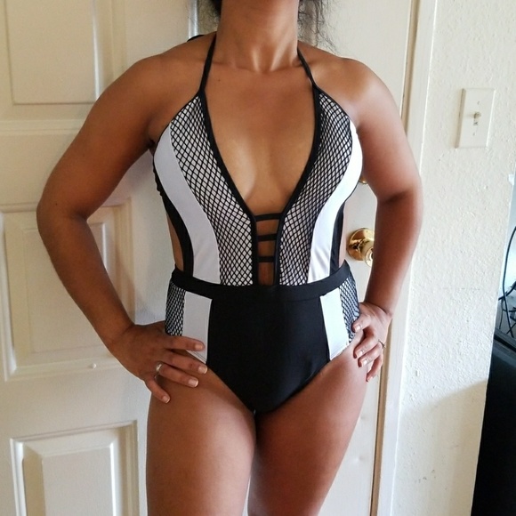 BLACK AND WHITE STRIPED MONOKINI SWIMSUIT - Picture 4 of 6